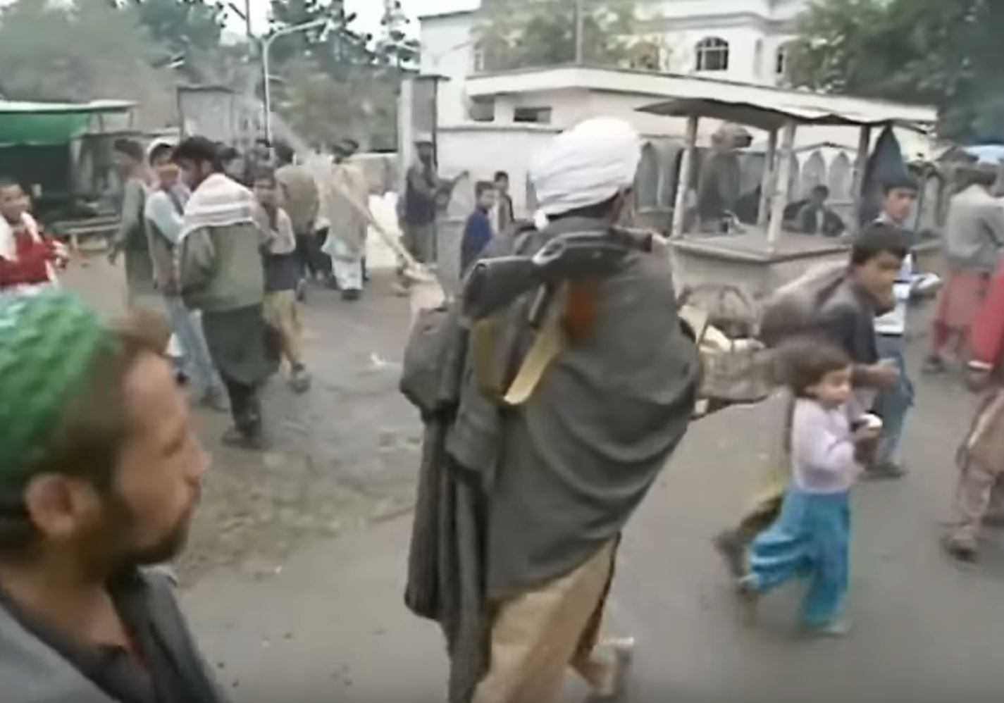 Warning of new “civil war” in Afghanistan if Taliban reject power-sharing talks 